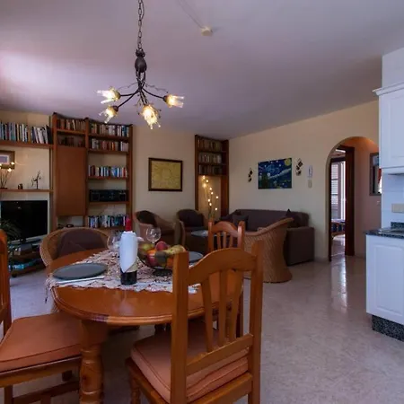 Penthouse Heidi Caleta de Interián